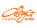 Август